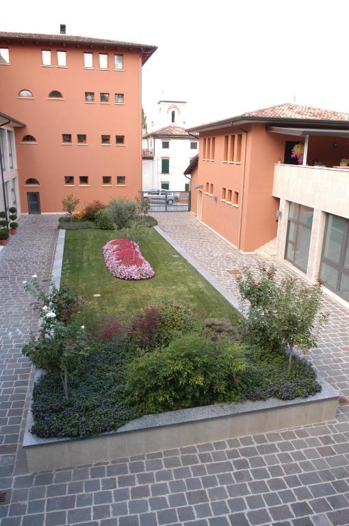Pilgrim'S Hotel Cicognolo Extérieur photo