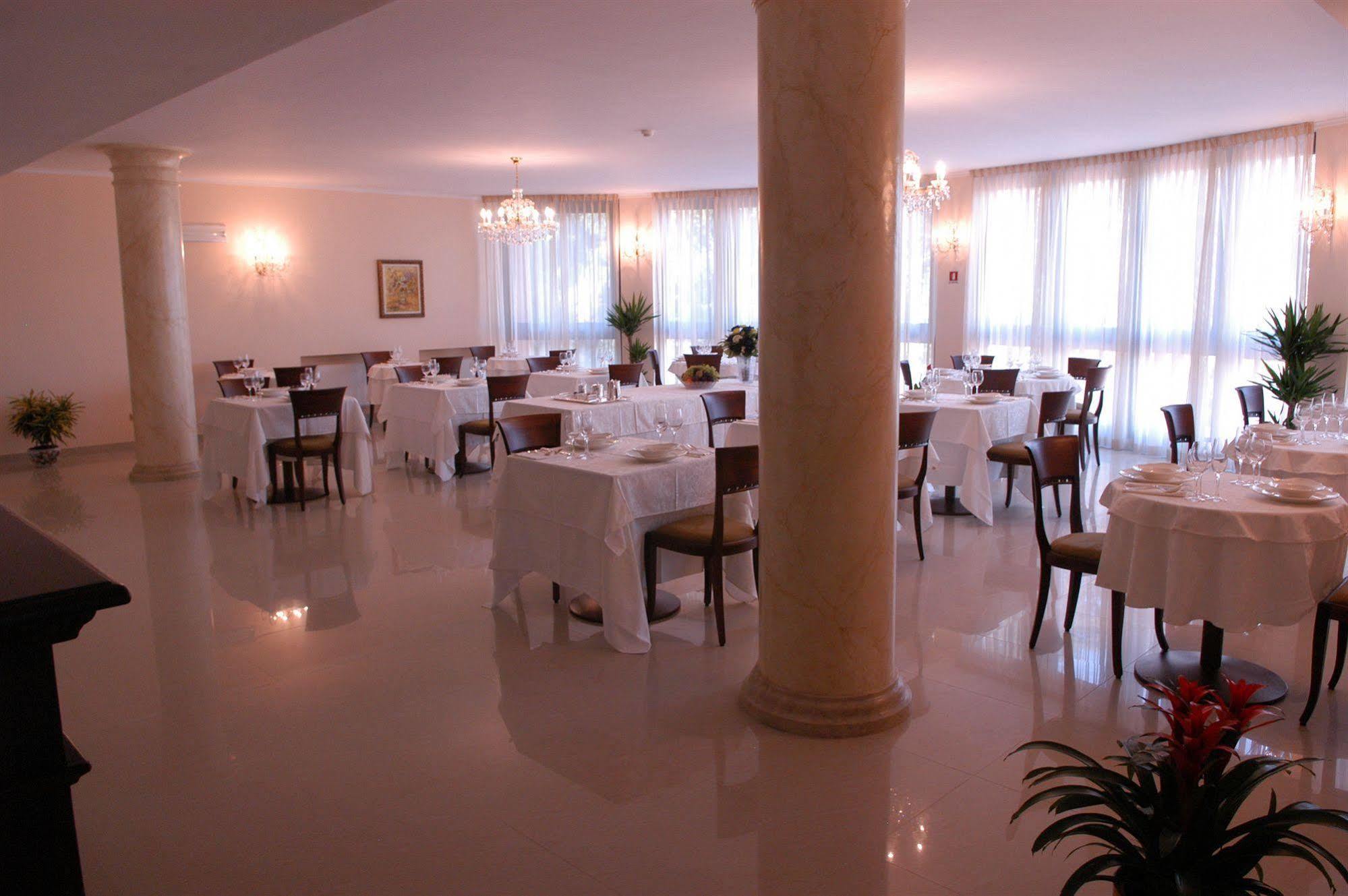 Pilgrim'S Hotel Cicognolo Extérieur photo